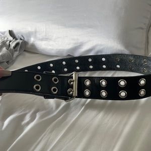 Black leather hole Y2K belt